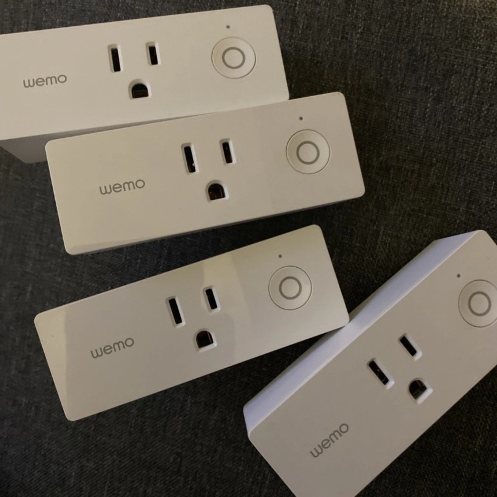 (Lot Of 4) Belkin WEMO Mini White Smart Outlet Plug Wi-Fi Enabled